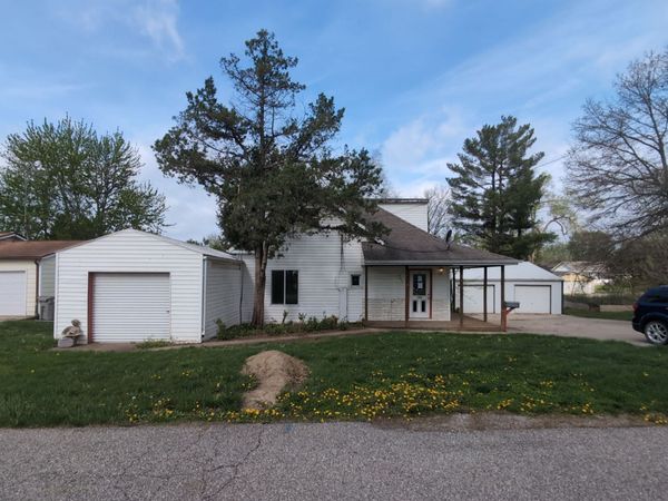 421 S 8th Street, Albia, IA 52531