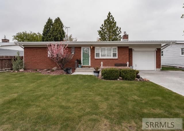445 E 25th Street, Idaho Falls, ID 83404 Main Photo