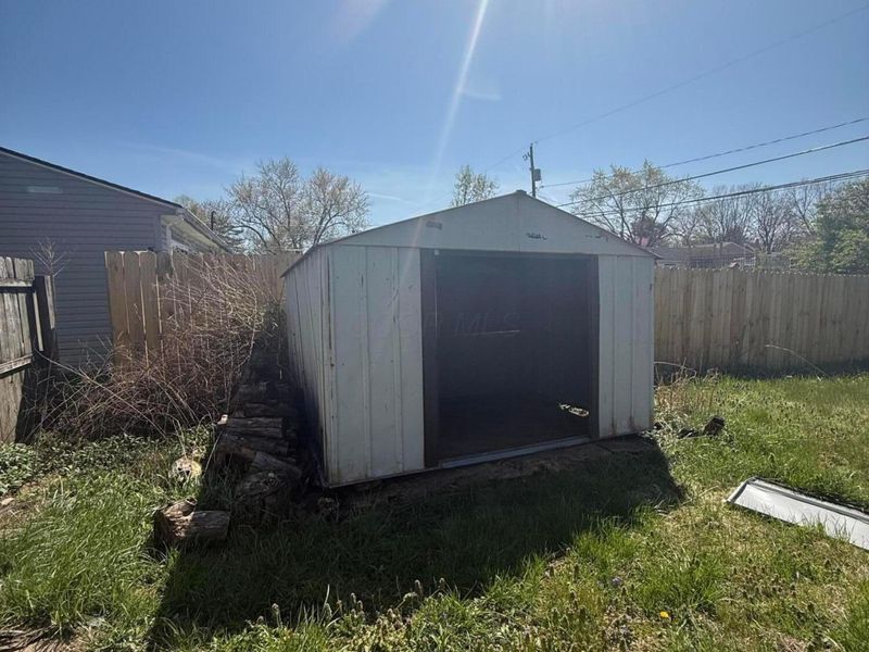 3595 Clearwater Drive , Columbus, OH 43232 Photo 4