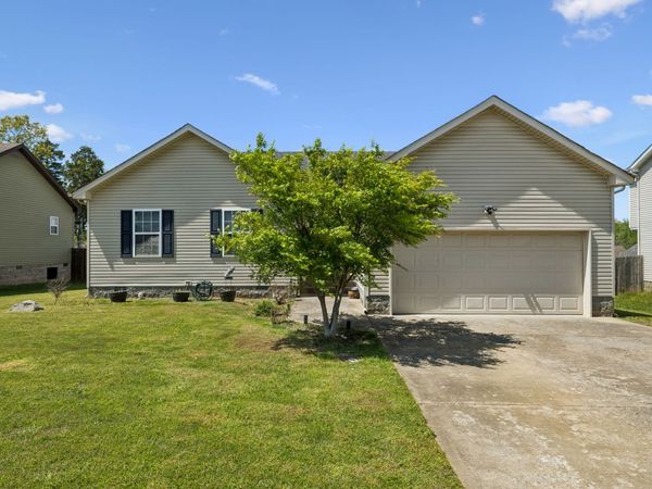 1388 Constitution Dr, Clarksville, TN 37042