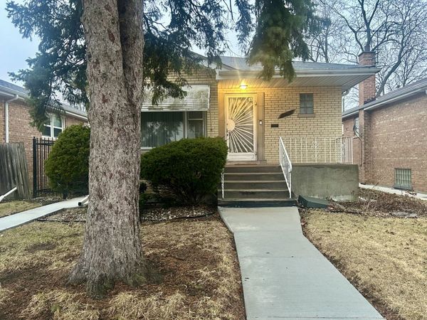 12334 S Loomis Street , Calumet Park, IL 60827