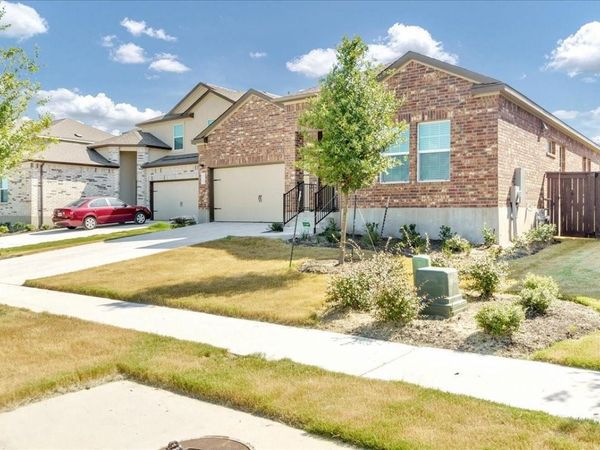 816 Mallow RD , Leander, TX 78641
