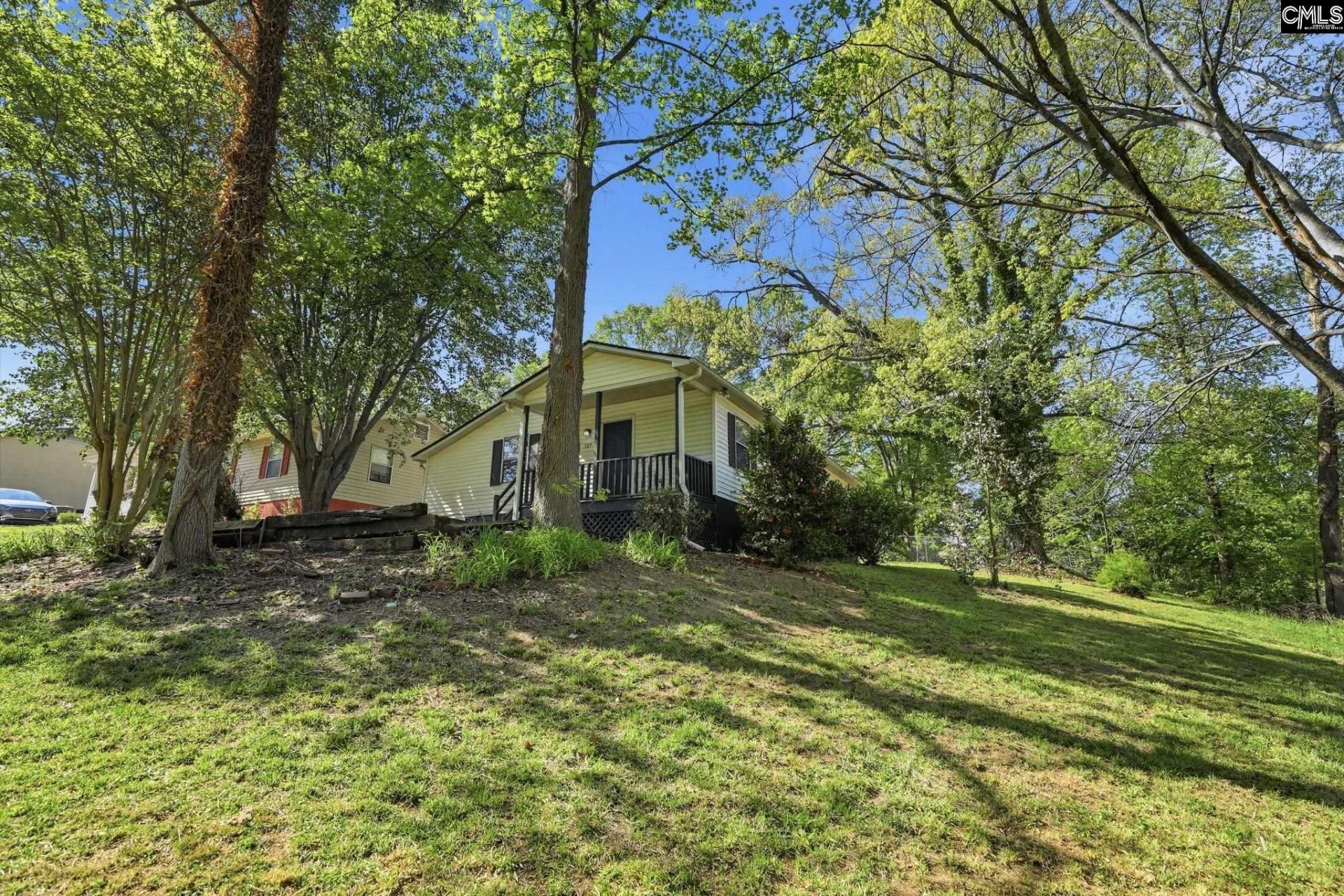 127 Celestial Street  Photo 9