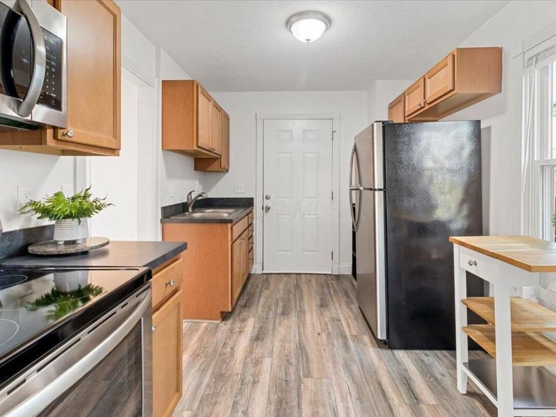 866 E Starr Avenue , Columbus, OH 43201 Photo 10