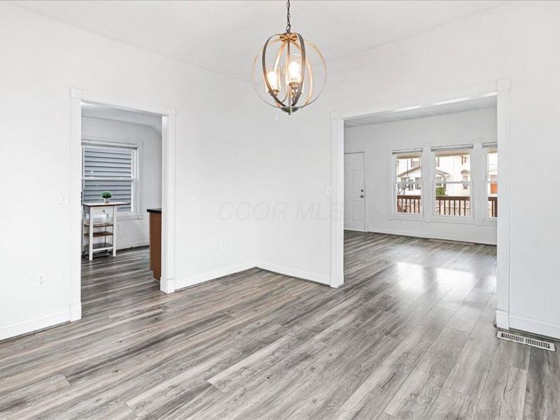 866 E Starr Avenue , Columbus, OH 43201 Photo 13