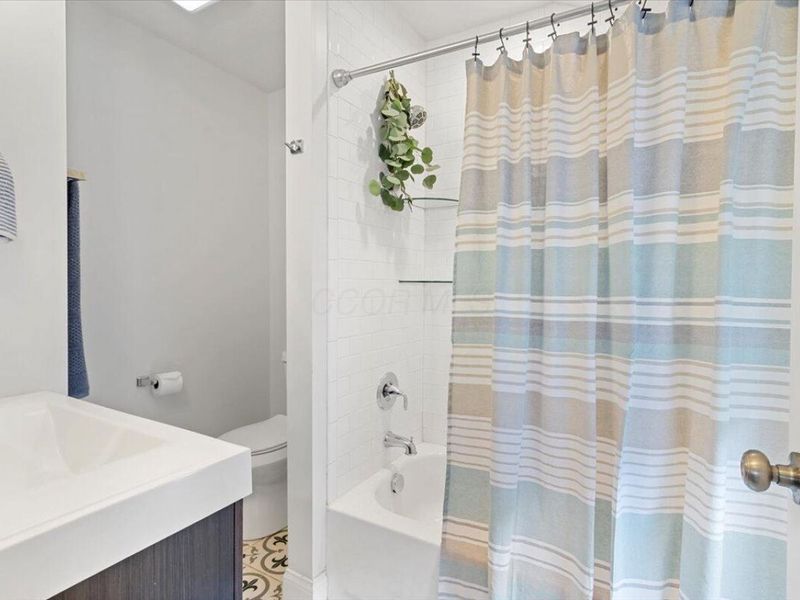 866 E Starr Avenue , Columbus, OH 43201 Photo 15