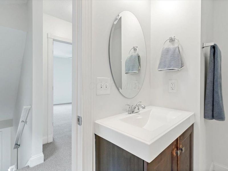 866 E Starr Avenue , Columbus, OH 43201 Photo 16