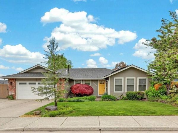 2669 Lawnview Drive, Medford, OR 97504