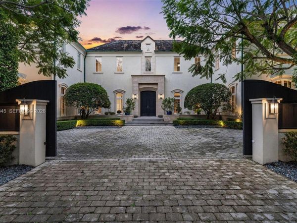 9741 W Suburban Dr, Pinecrest, FL 33156