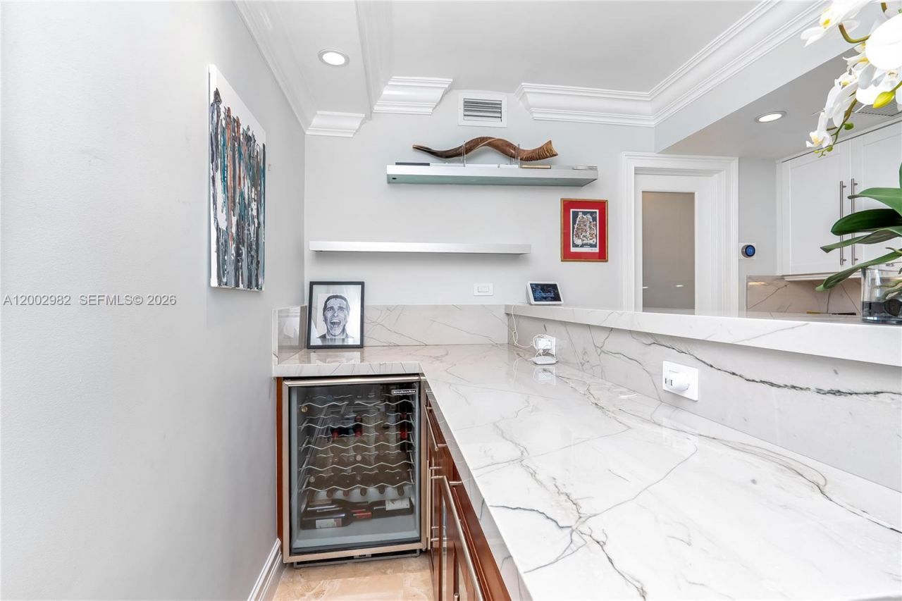 3140 S Ocean Dr (avail 7/15-11/15 Flex), Unit 606, Hallandale Beach, FL 33009 Photo