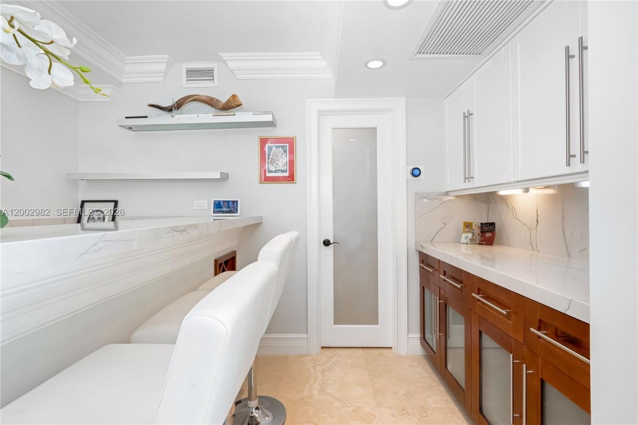 3140 S Ocean Dr (avail 7/15-11/15 Flex), Unit 606, Hallandale Beach, FL 33009 Photo