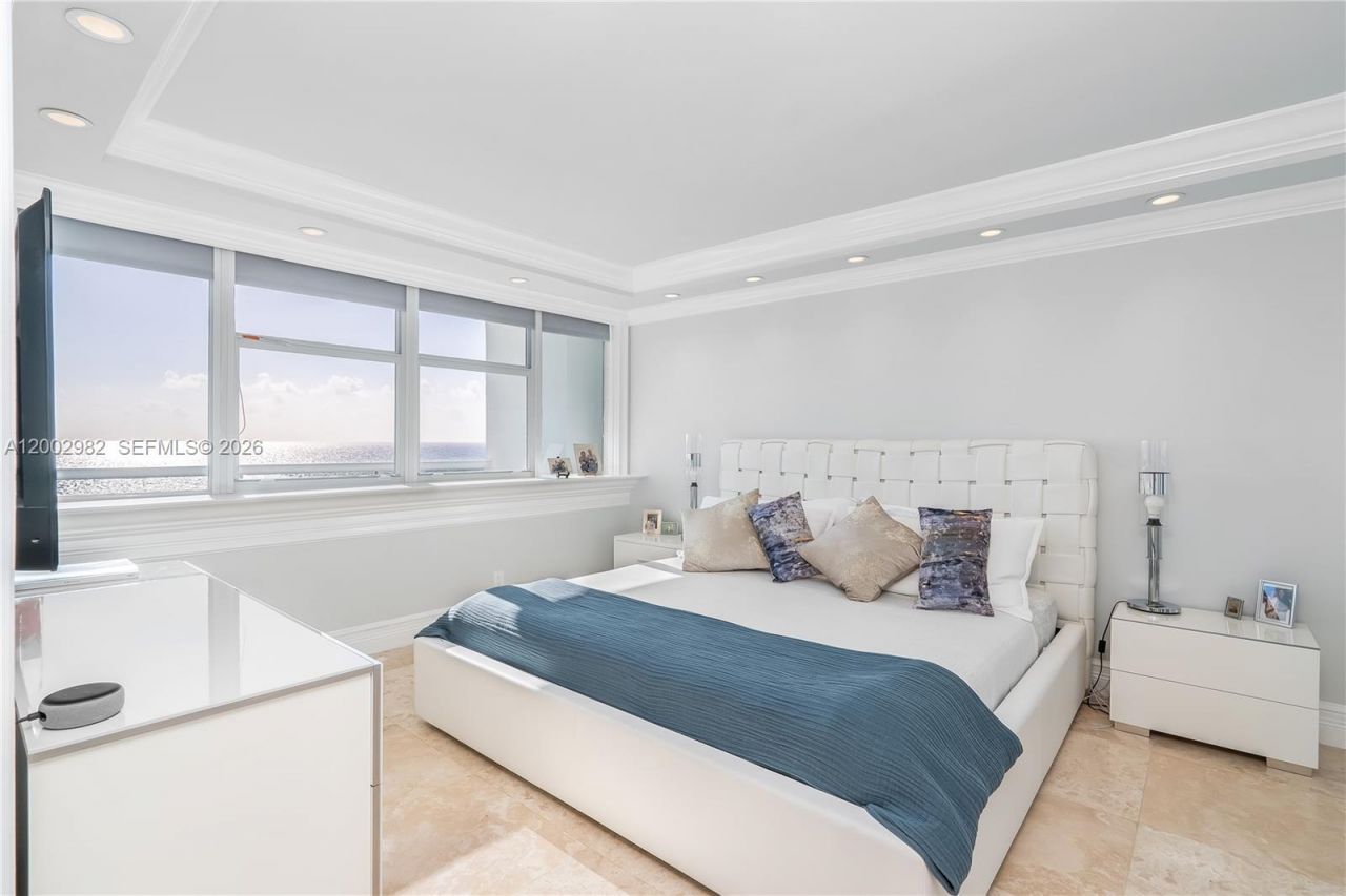 3140 S Ocean Dr (avail 7/15-11/15 Flex), Unit 606, Hallandale Beach, FL 33009 Photo