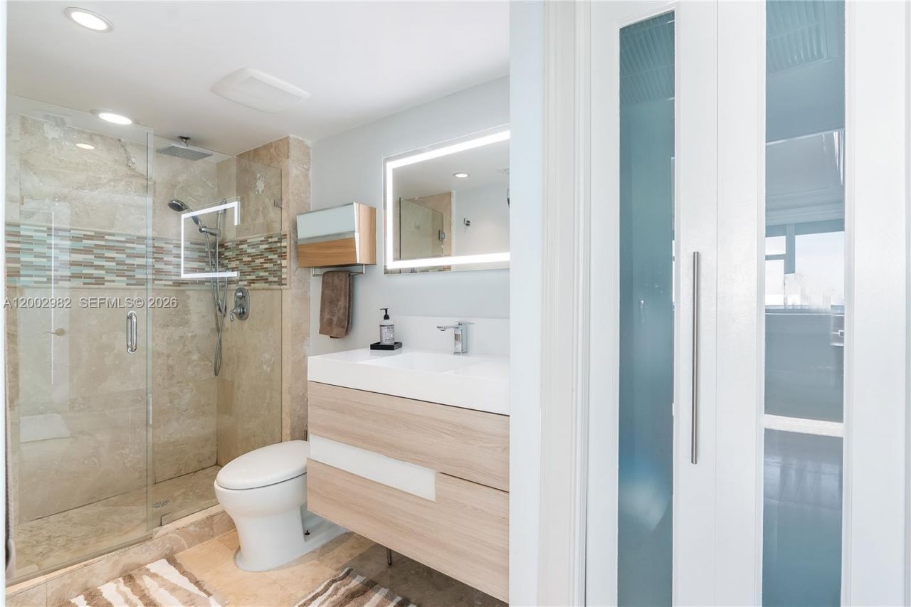 3140 S Ocean Dr (avail 7/15-11/15 Flex), Unit 606, Hallandale Beach, FL 33009 Photo