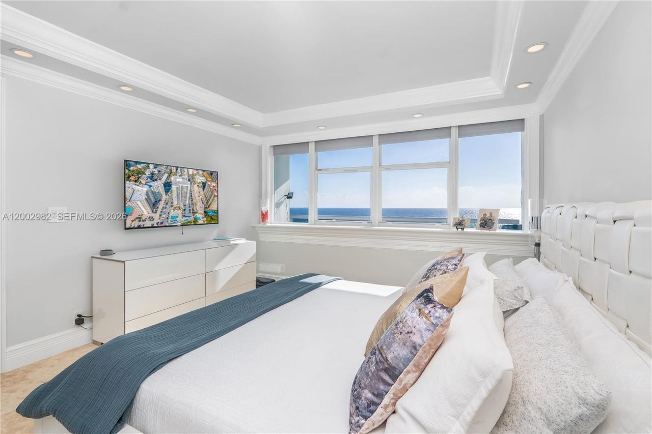 3140 S Ocean Dr (avail 7/15-11/15 Flex), Unit 606, Hallandale Beach, FL 33009 Photo