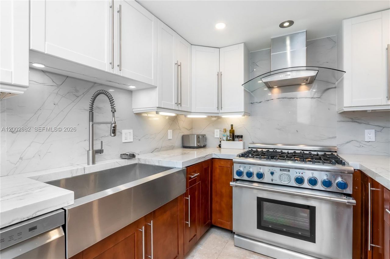 3140 S Ocean Dr (avail 7/15-11/15 Flex), Unit 606, Hallandale Beach, FL 33009 Photo