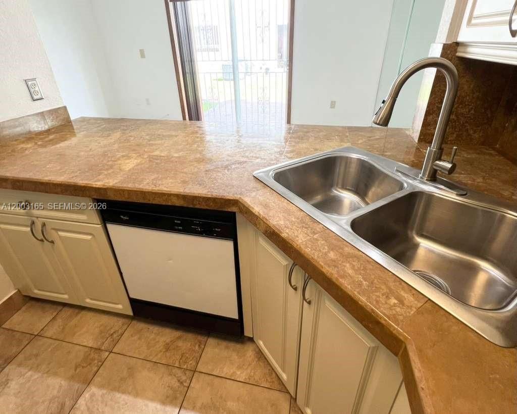 1100 SW 104th Ct , Unit E-103, Miami, FL 33174 Photo