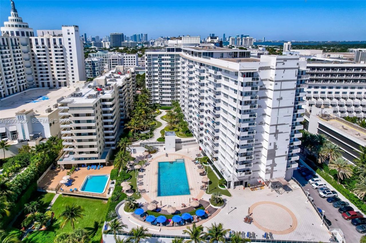 100 Lincoln Rd, Unit 1008, Miami Beach, FL 33139 Photo