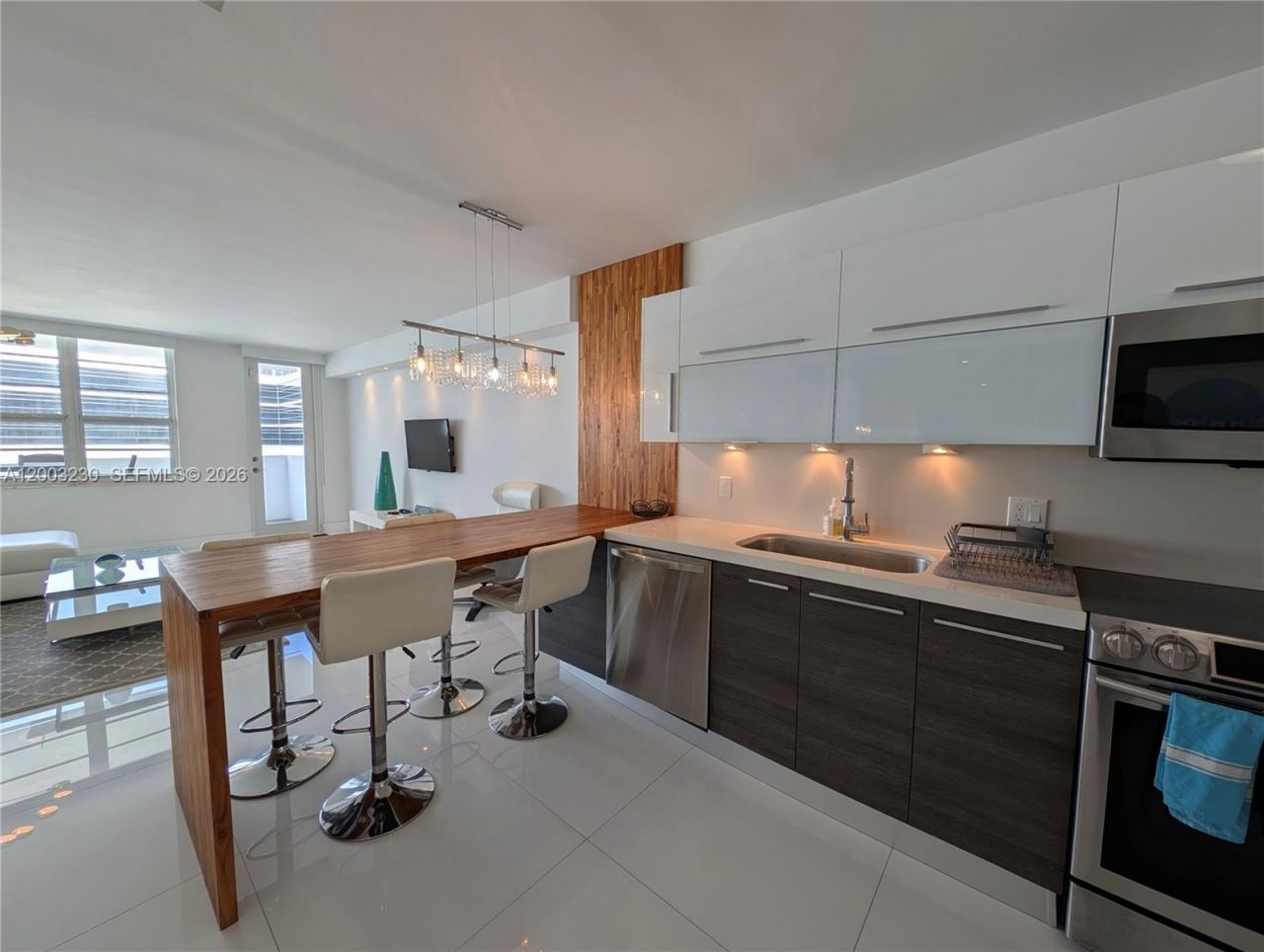 100 Lincoln Rd, Unit 1008, Miami Beach, FL 33139 Photo