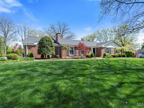 2104 N Ballas Road, Town and Country, MO 63131