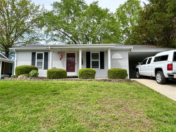 209 Oak Street , Waterloo, IL 62298