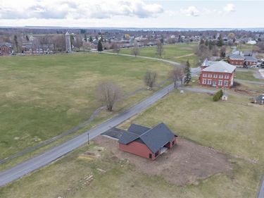 421 NE Pike Road NE, Sackets Harbor, NY 13685