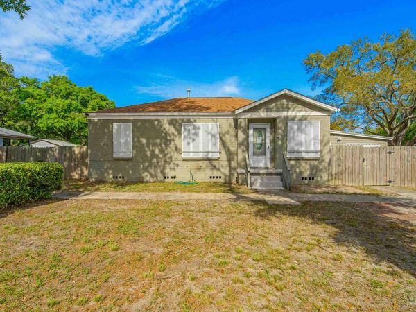 211 NW Gilliland Rd, Pensacola, FL 32507