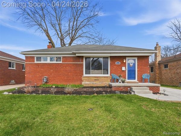 23225 Playview Street, St. Clair Shores, MI 48082