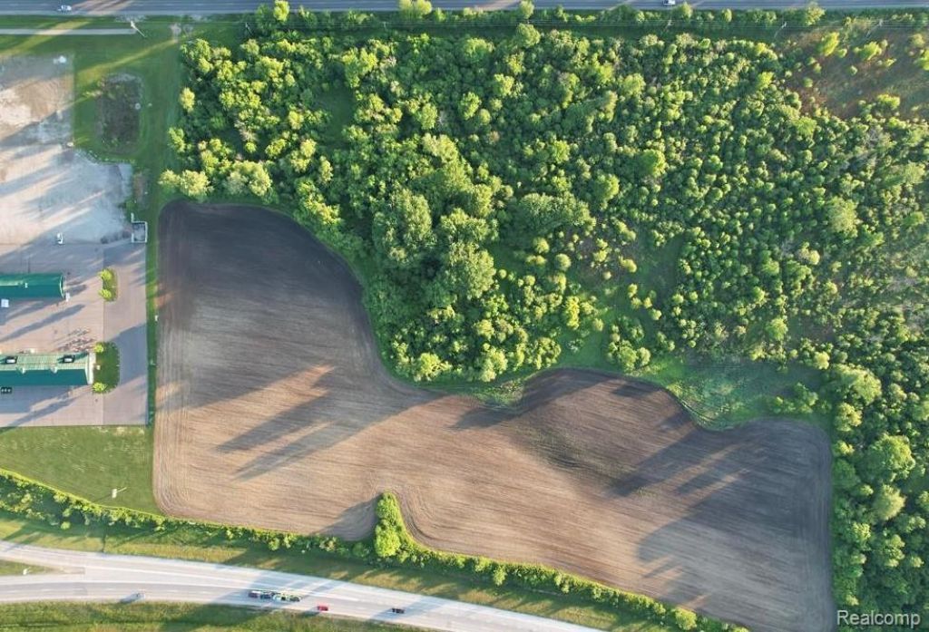 V/l E Court Street , Davison Township, MI 48423 Main Photo