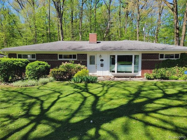 18311 NORWICH Road, Livonia, MI 48152