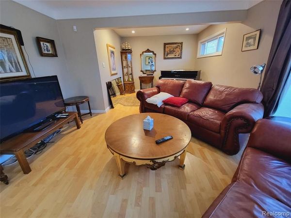 18311 NORWICH Road , Livonia, MI 48152