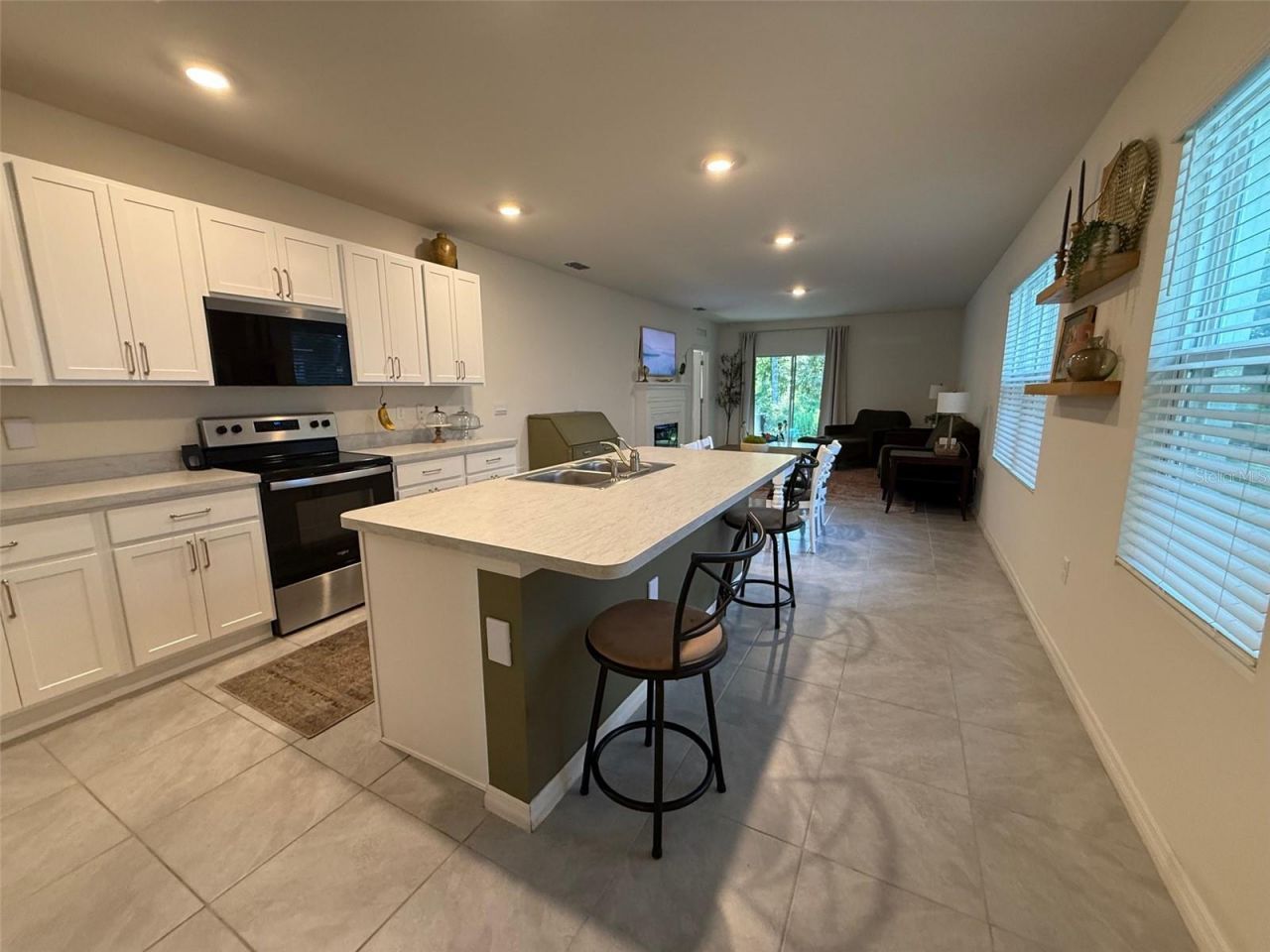 372 Pelham Park Drive , Deland, FL 32720 Photo