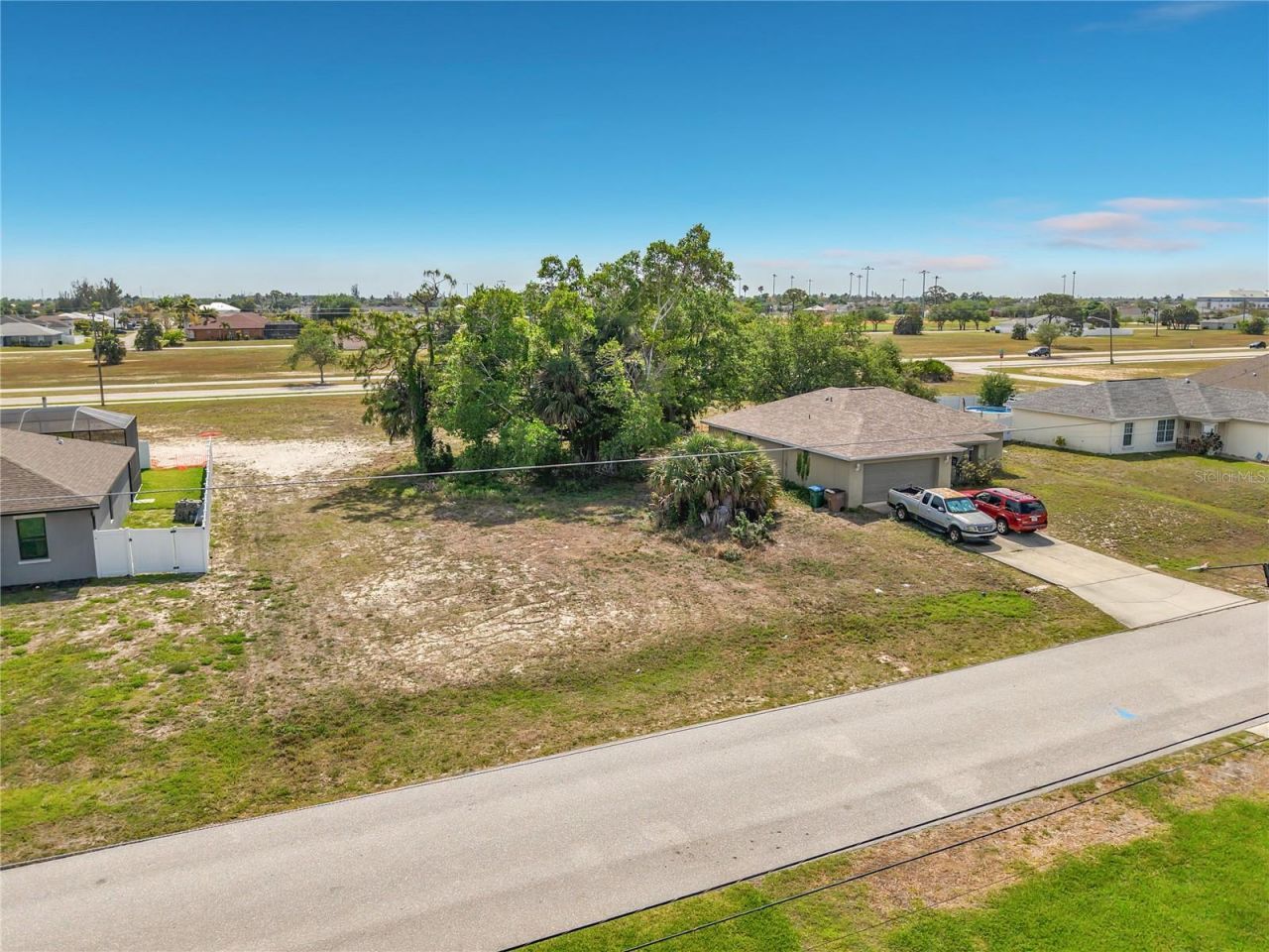 1305 SW 8th Place , Cape Coral, FL 33991 Photo