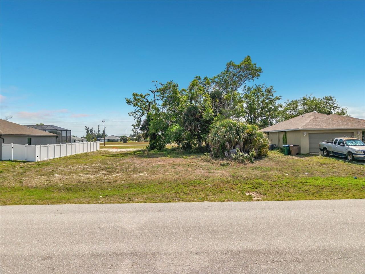 1305 SW 8th Place , Cape Coral, FL 33991 Photo