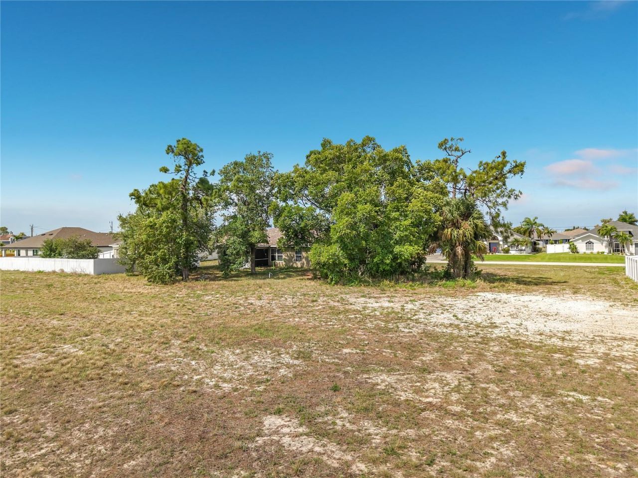 1305 SW 8th Place , Cape Coral, FL 33991 Photo