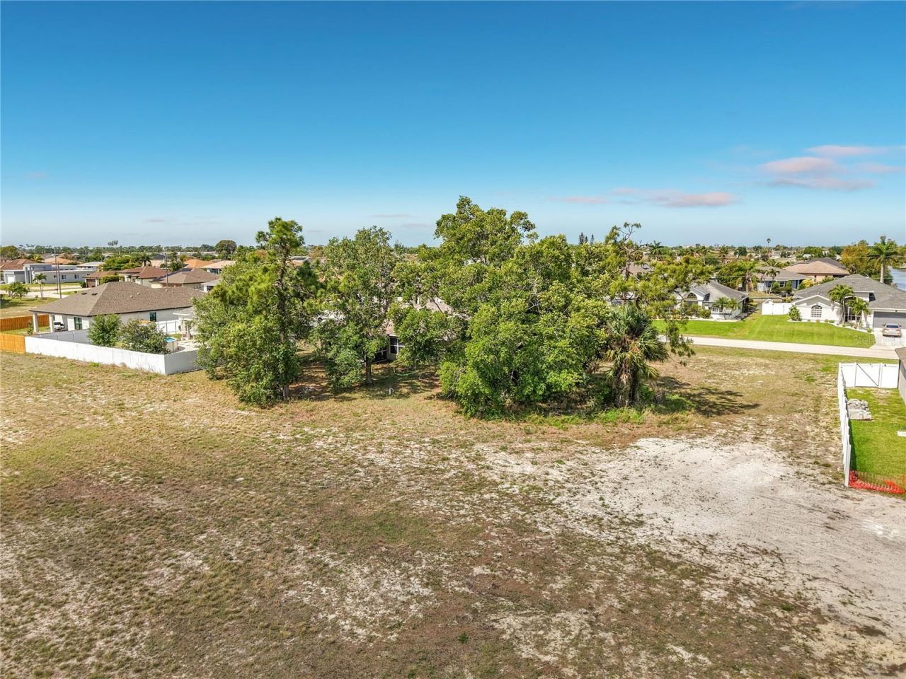 1305 SW 8th Place , Cape Coral, FL 33991 Photo