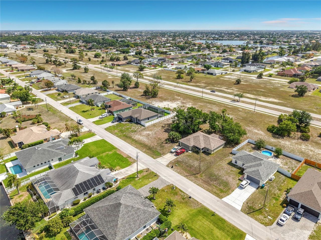 1305 SW 8th Place , Cape Coral, FL 33991 Photo