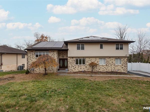 69 Colonial Road, WAYNE, NJ 07470