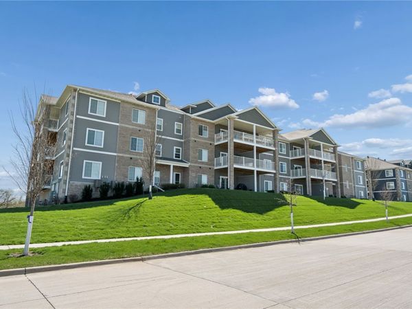2871 Spring Rose Circle , Unit 201, Coralville, IA 52241