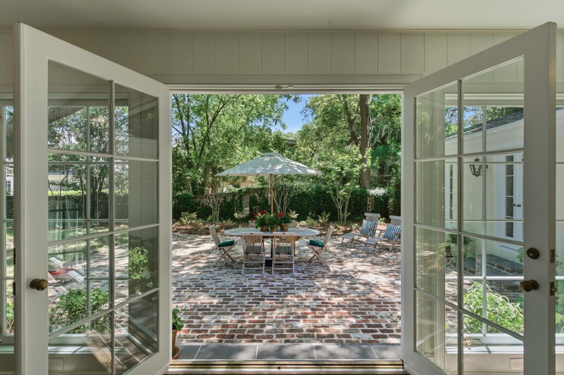 260 Confederate Circle Photo 17