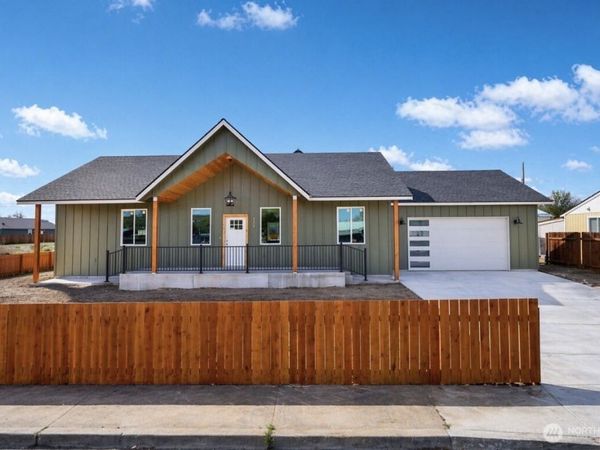 129 SE 3rd Avenue , Soap Lake, WA 98851