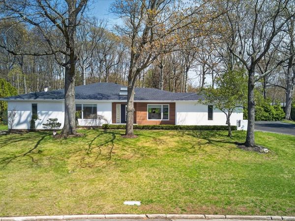 161 Yukon Drive, Woodbury, NY 11797