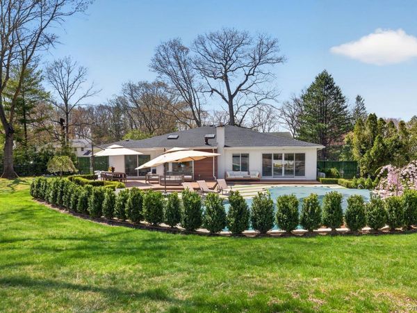 161 Yukon Drive, Woodbury, NY 11797