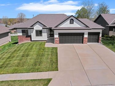 16564 Birch Avenue , Omaha, NE 68136