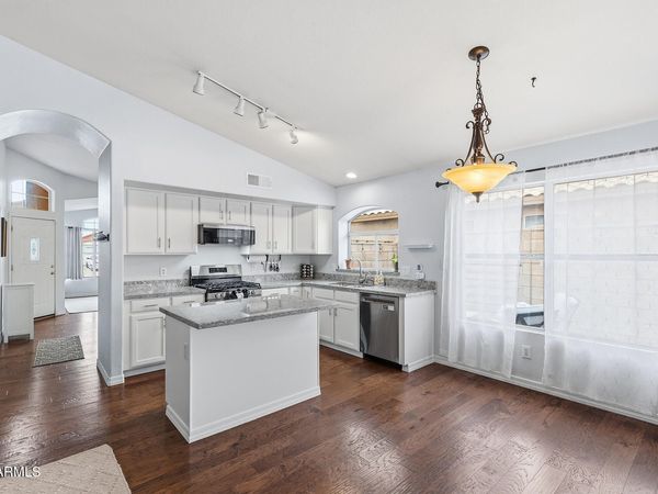 9649 W IRMA Lane, Peoria, AZ 85382