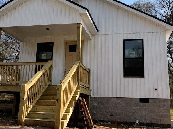 1002 College St W, Fayetteville, TN 37334