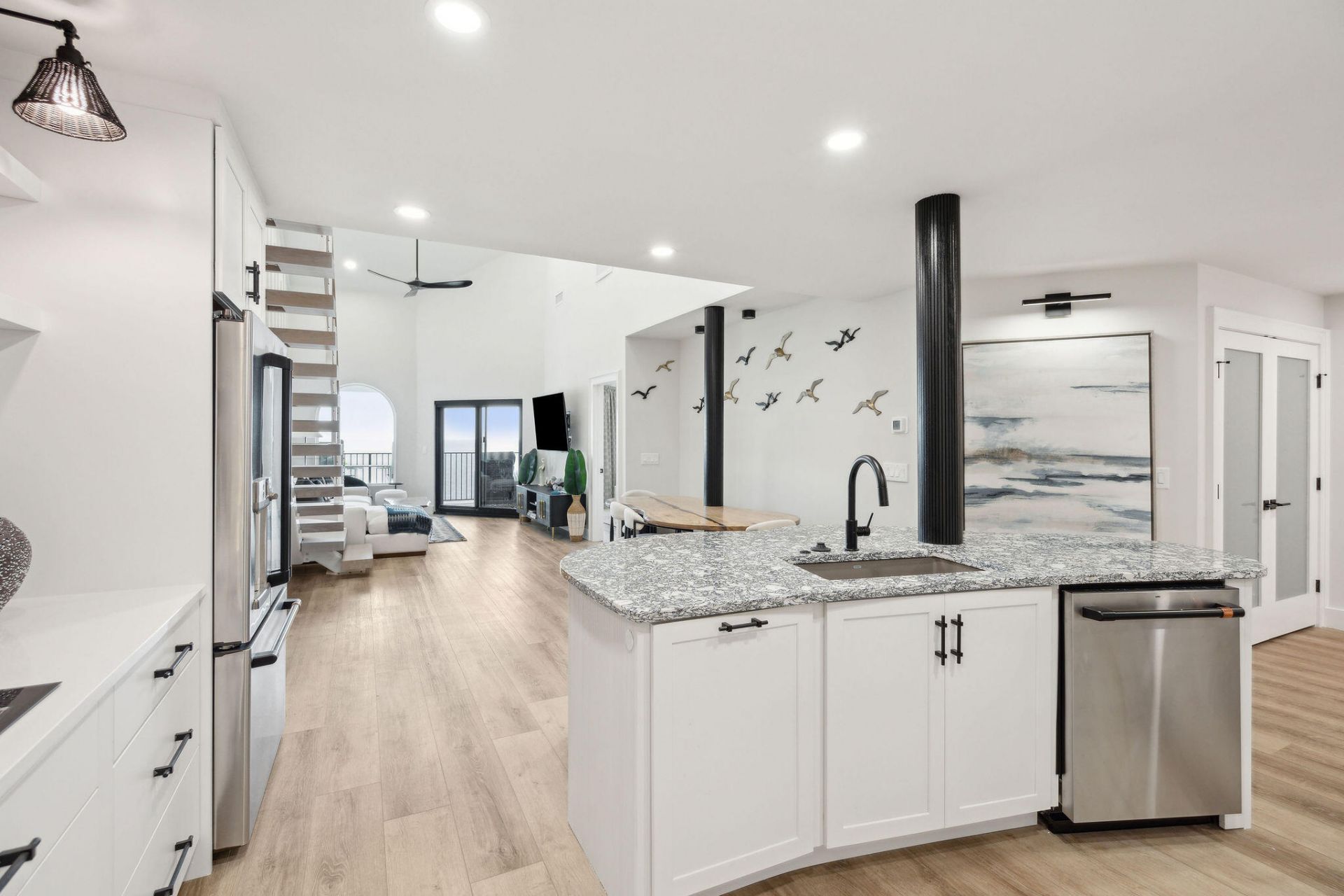 9002 Palmetto Boulevard Photo 10