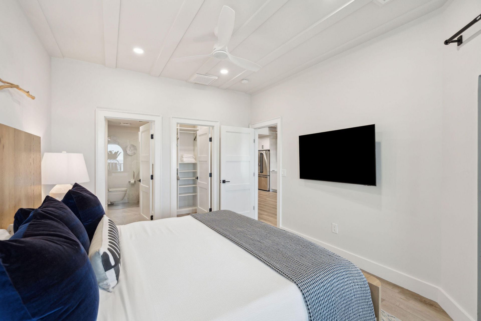 9002 Palmetto Boulevard Photo 16