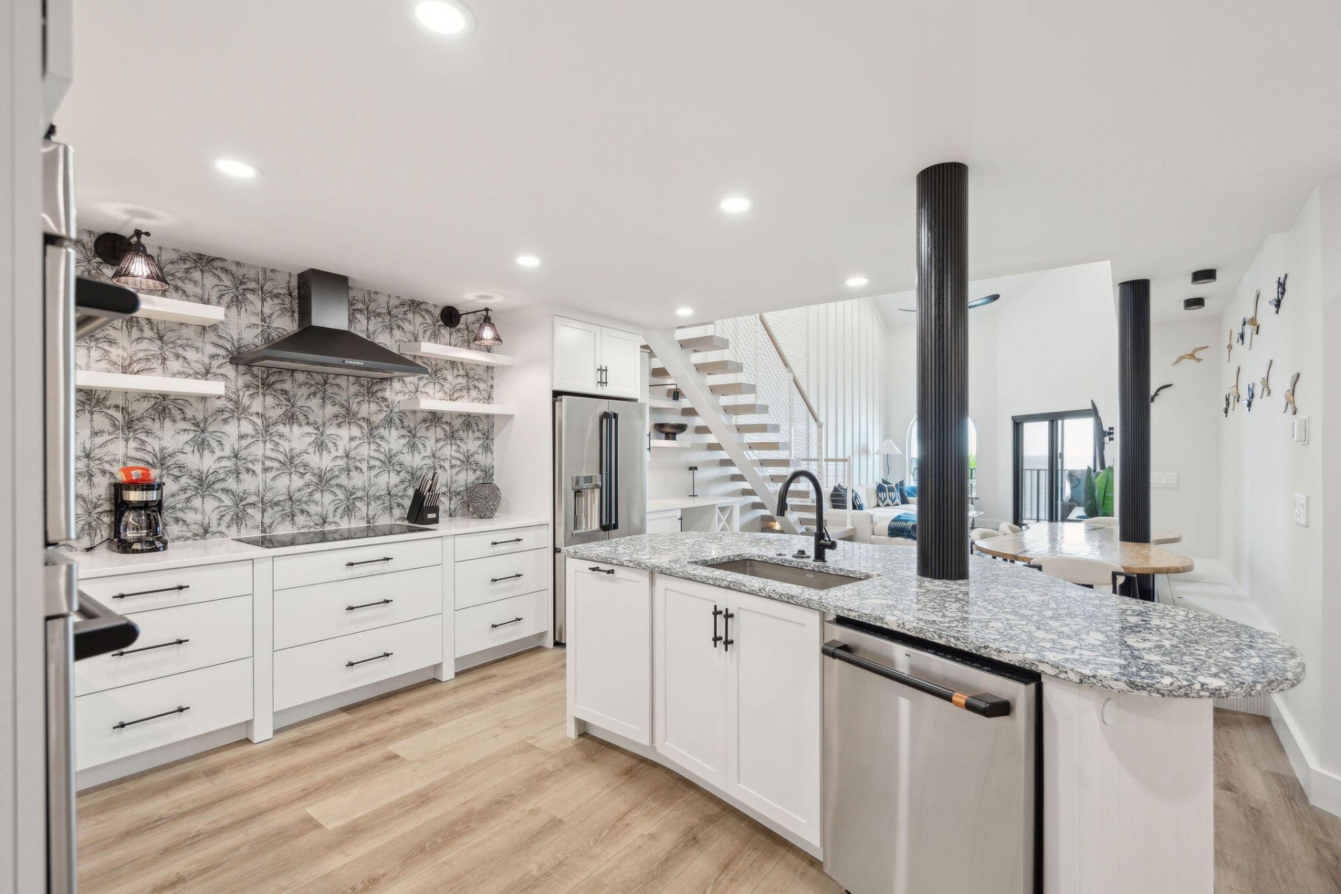 9002 Palmetto Boulevard Photo 6