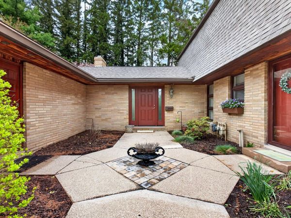 2727 S Lakeshore Drive, Unit A2, St. Joseph, MI 49085