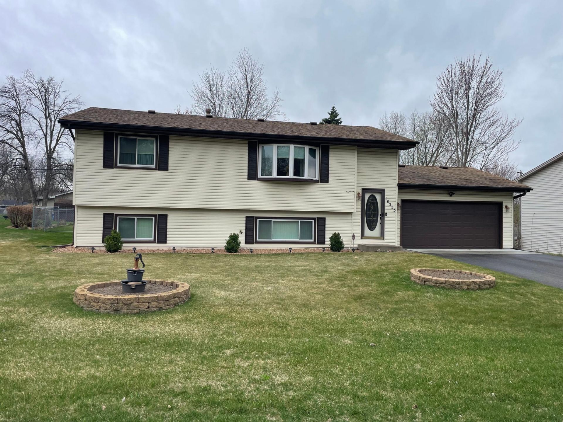 10253 101st Avenue N, Maple Grove, MN 55369